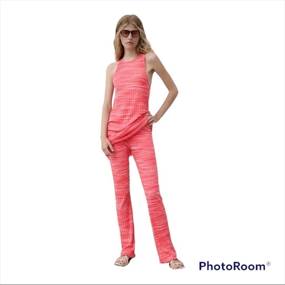 NWT ZARA Red Ribbed High Rise Knit Flare Pants Size Medium - Picture 1 of 10